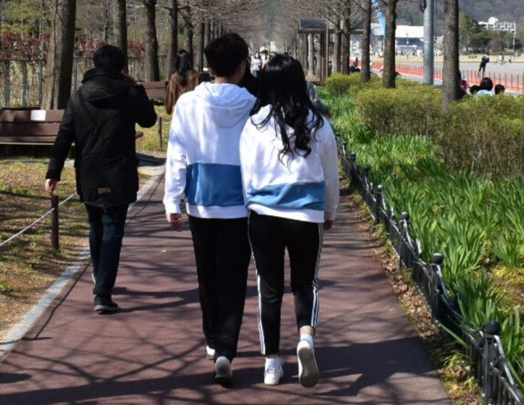 韓国のカップルの服