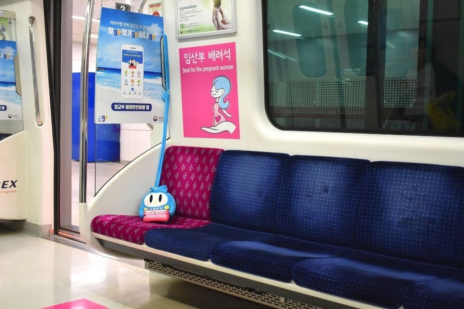 gereserveerde plaatsen in de metro van Seoul - hoe de Koreaanse etiquette te begrijpen wanneer u reist