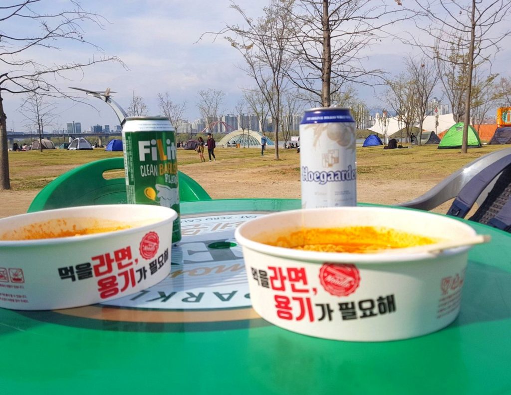 Beer and ramyeon - how to enjoy spring in Korea by the Han River