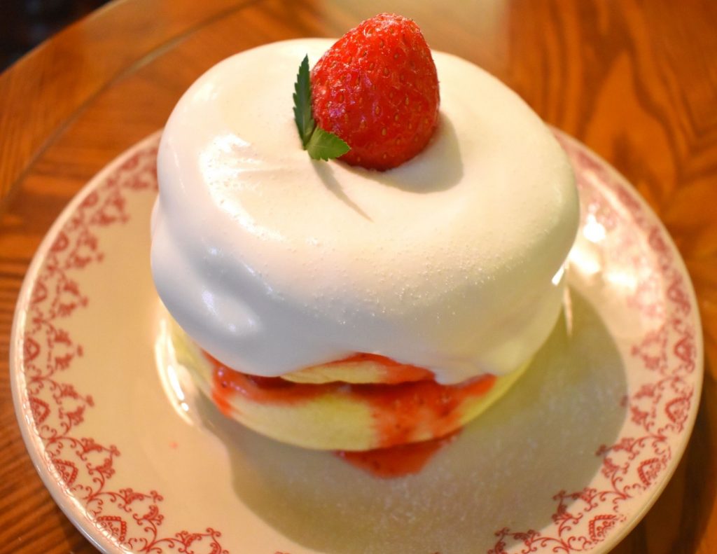 Eating Souffle Pancakes is one of the best things to do in Seoul