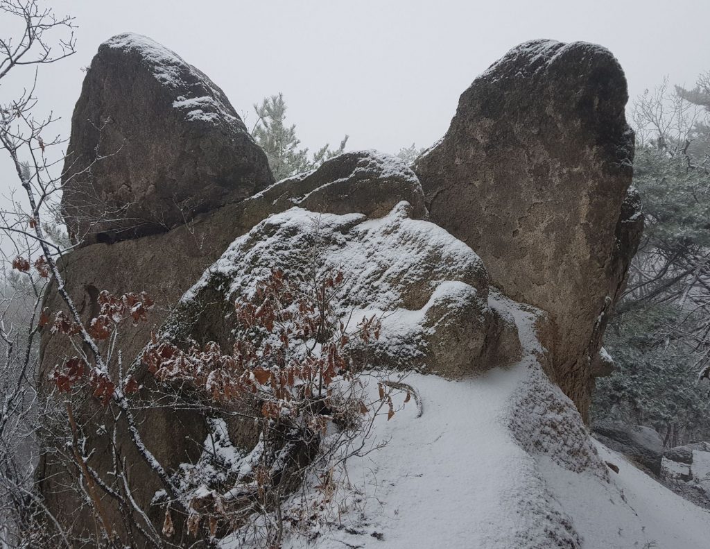 Snowy rocks you can see while you hike in Korea